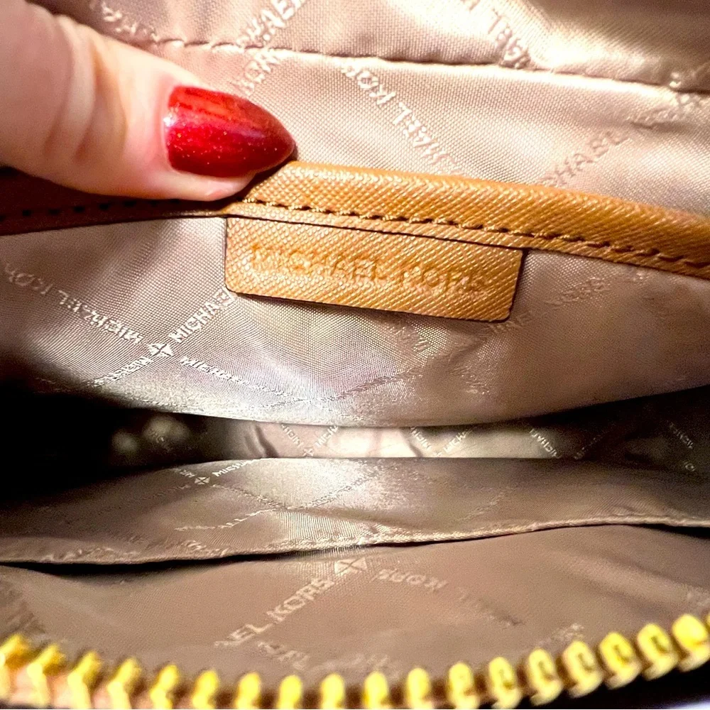 Michael Kors Tan Saffiano Leather Crossbody Bag EUC